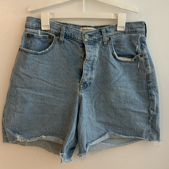 Abercrombie & Fitch The Dad 7” High Rise Shorts - Picture 1 of 3